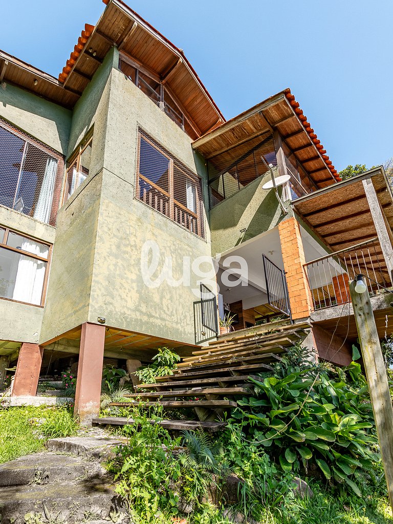 PLACE: Cozy House at Praia Mole