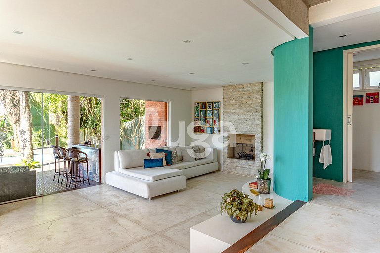 Casa com 4 suítes no Canto da Lagoa com Piscina