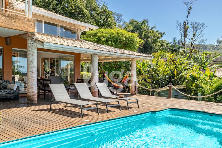 Maison avec 4 suites au Canto da Lagoa piscine