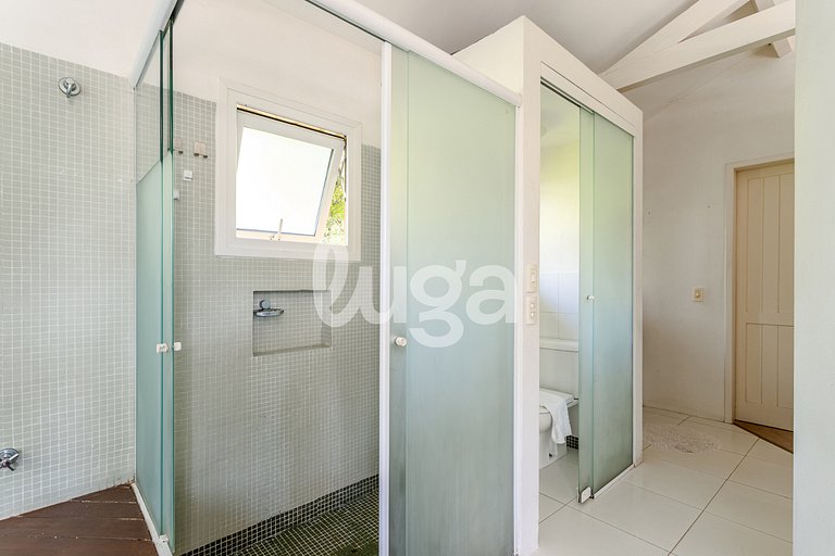 House with 4 suites in Canto da Lagoa with pool