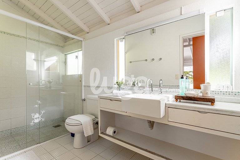 Casa con 4 suites en Canto da Lagoa con piscina