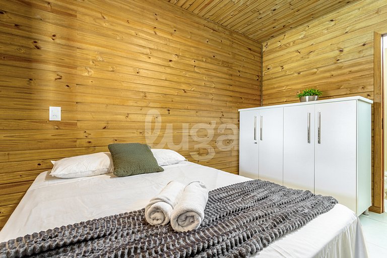 LUGA: Casa c/piscina e churrasqueira