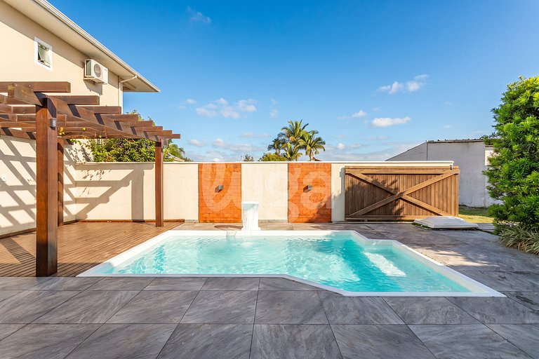 LUGA: Casa c/piscina e churrasqueira