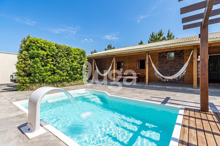 LUGA: Casa c/piscina e churrasqueira