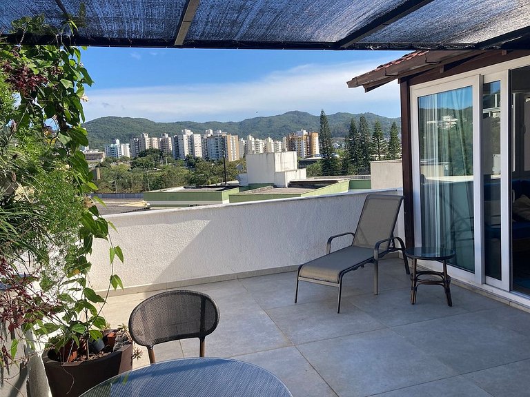 LUGA Cobertura duplex, hidro e vista no Itacorubi