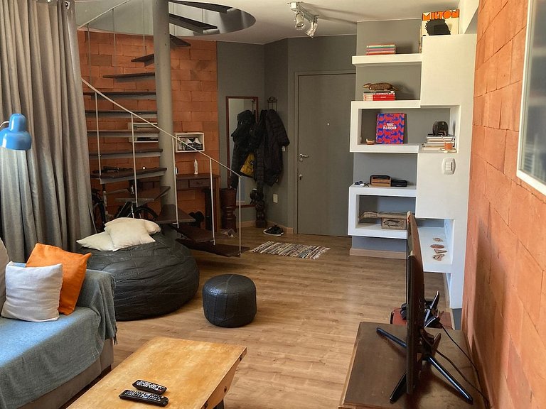 LUGA Cobertura duplex, hidro e vista no Itacorubi