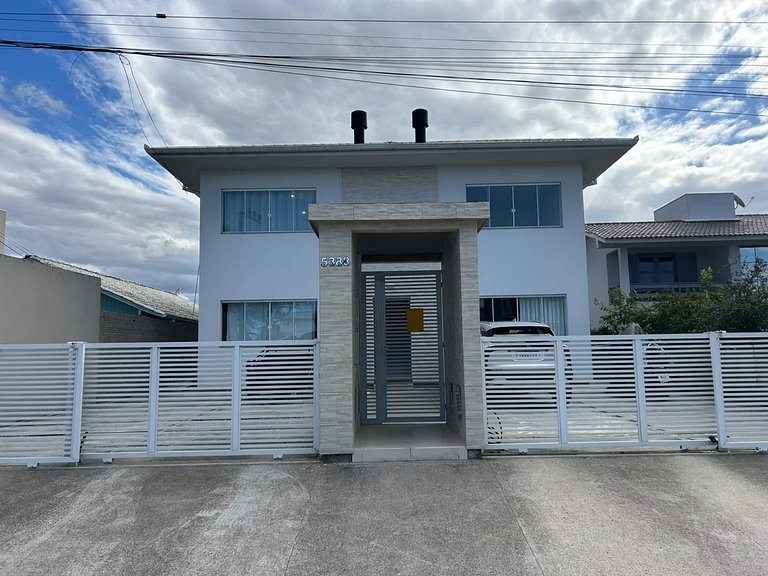 LUGA 150m da Praia da Pinheira com Churrasqueira